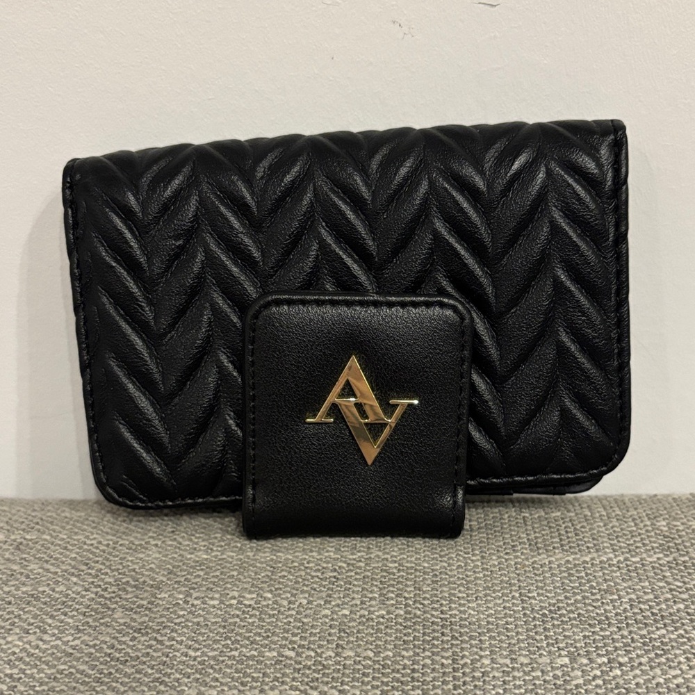 Adrienne Vittadini Quilted Black Card Holder Wallet